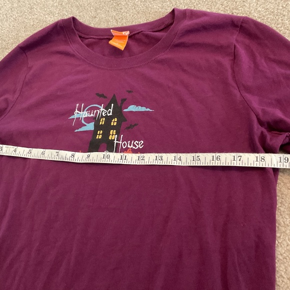 size L, bust up to 38” inches, haunted house shirt, new 🏠 condition - Picture 5 of 7